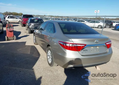 2016 Toyota Camry Le z USA, uszkodzony, nr VIN 4T4BF1FK5GR523590